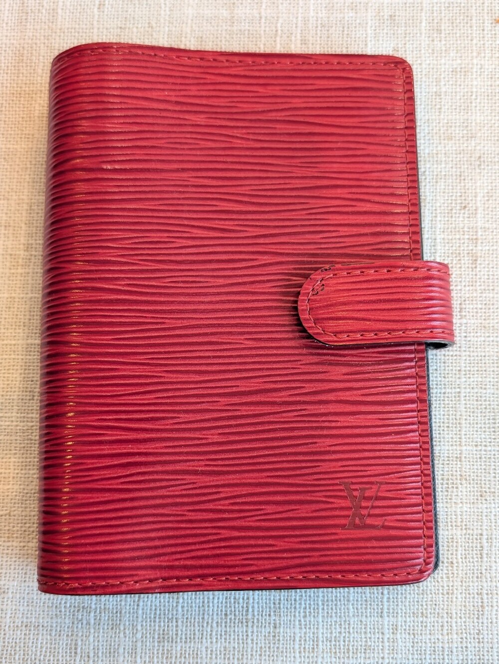 ❌SOLD ❌Louis Vuitton Red Epi Leather Agenda Cover Passport Size - Picture 2 of 8